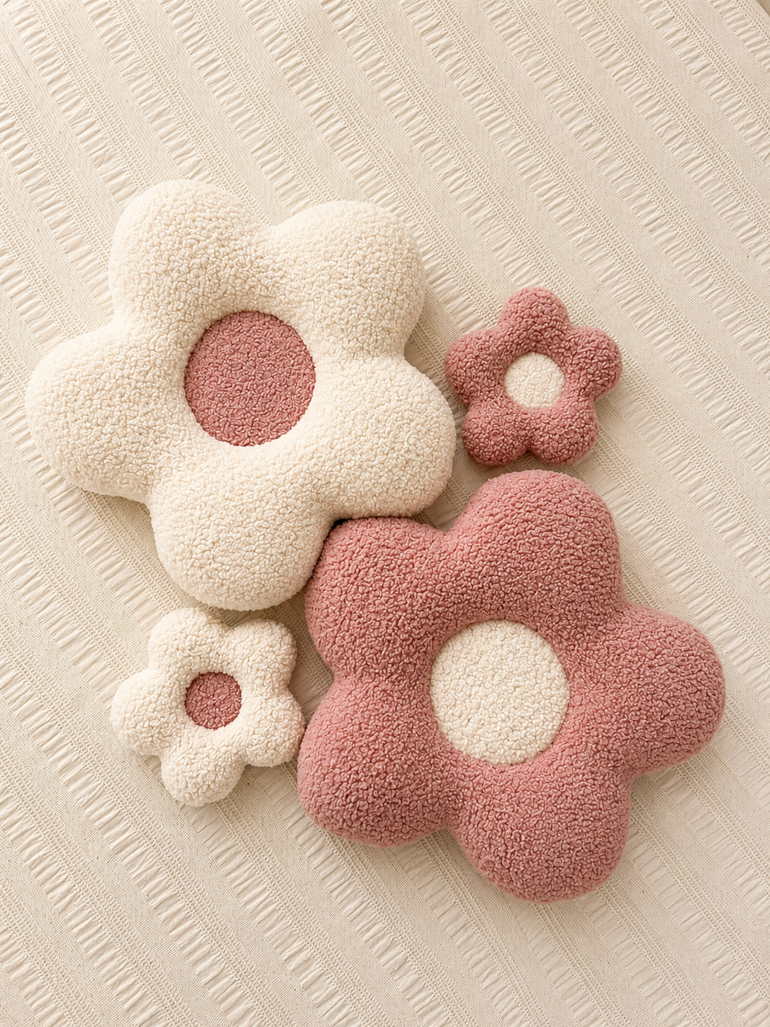 Milk Blossom Daisy Cushion