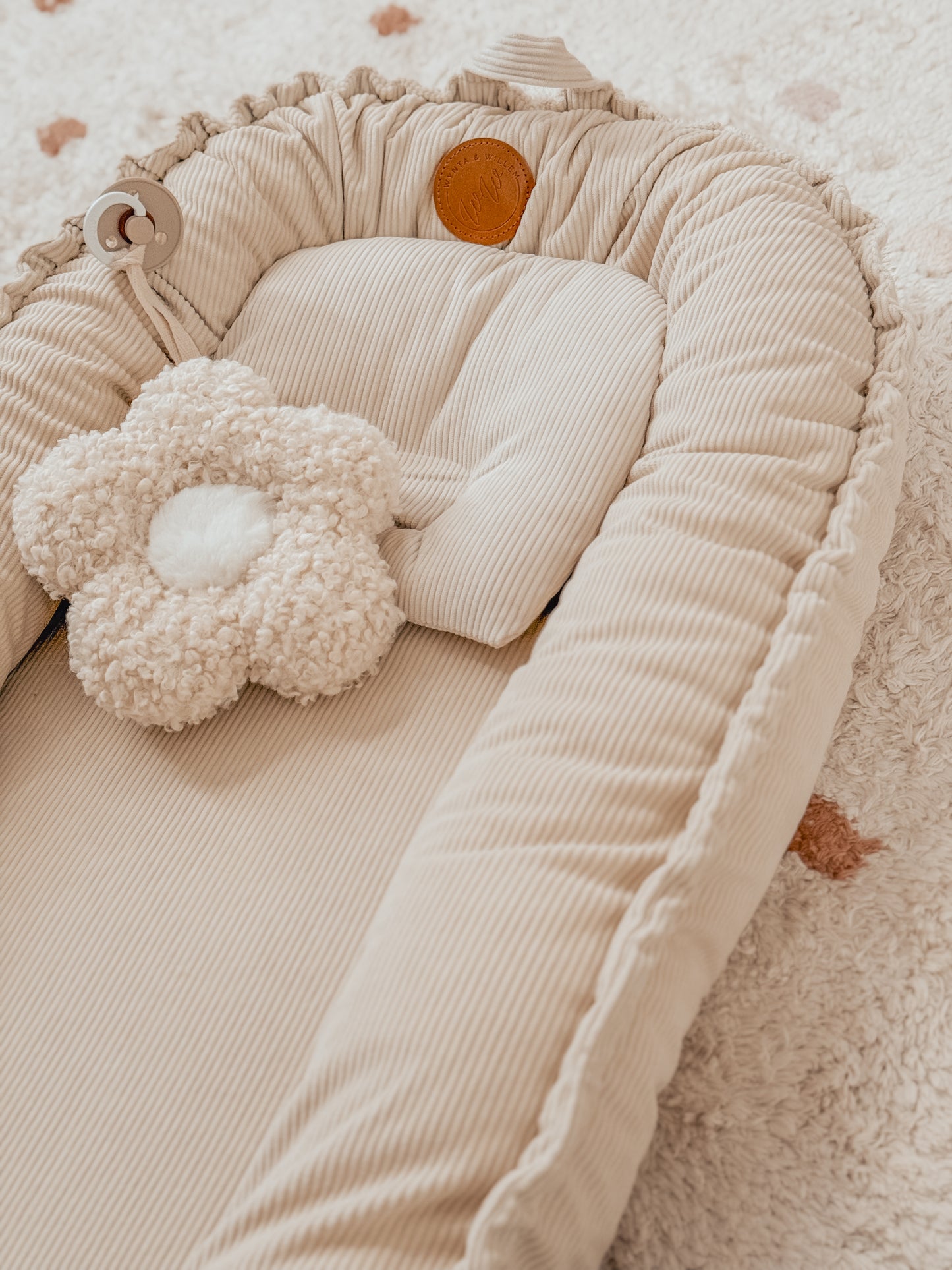 Moon Milk Daisy pacifier holder
